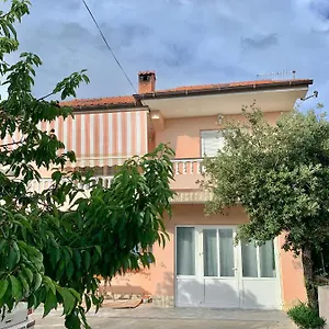 apartments-marina-rab.primorje-gorskikotar.com/