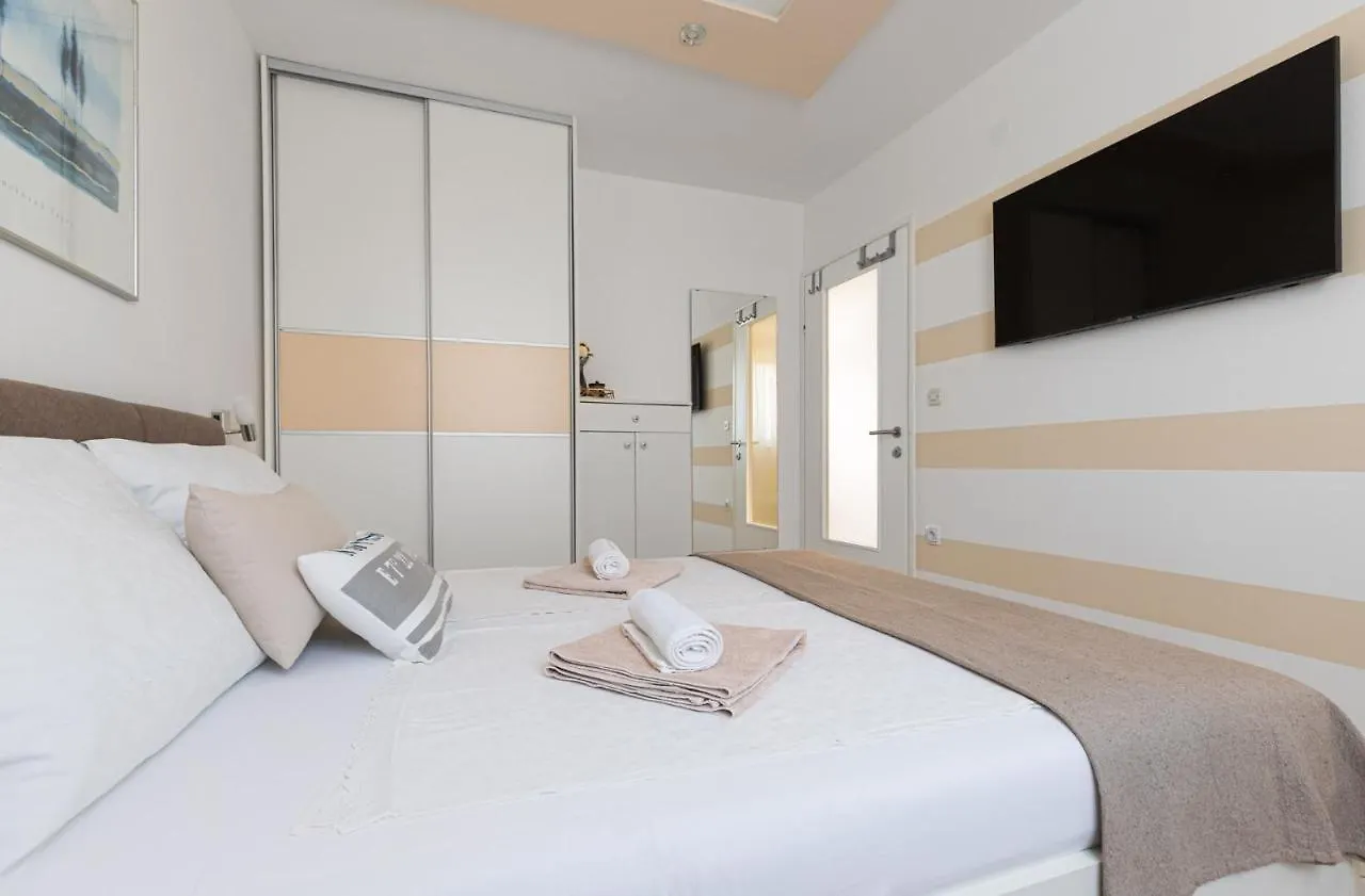Zlata Apartment Porec 0*,